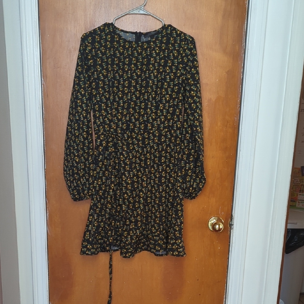 Missguided Yellow and Black Ruffled Tiered Dress